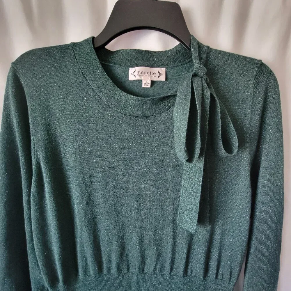 Elegant Green Knit Dress - Picture 3 of 11